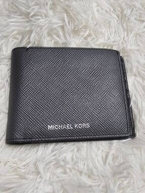 Michael Kors Black Classic Textured Leather Bi-fold Wallet NWOT